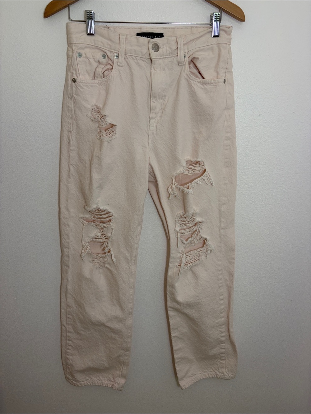 Aeropostale 90’s Baggy Distressed Light Pink Jeans